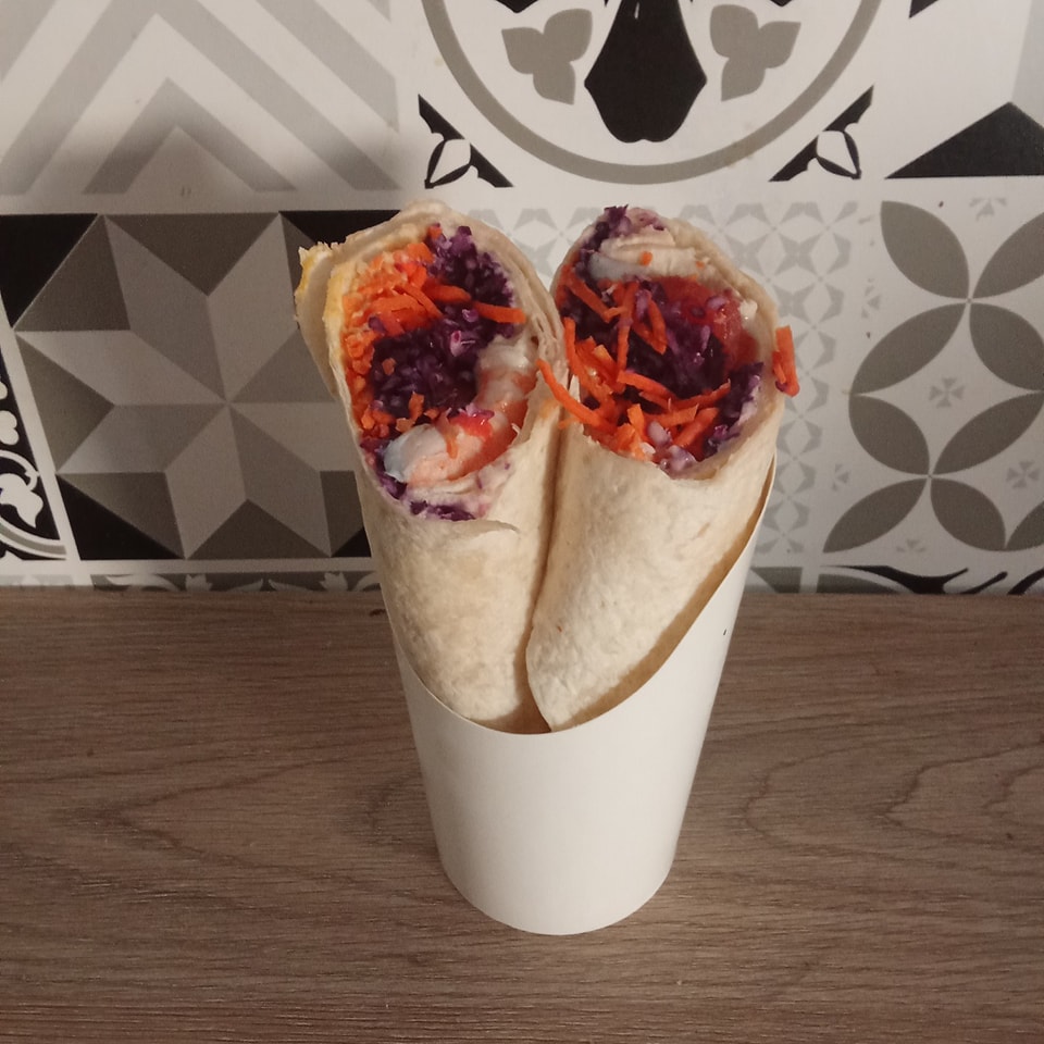 wraps légumes colorés Festi Douceurs servis à Villefranche-de-Lauragais sur fond moderne,